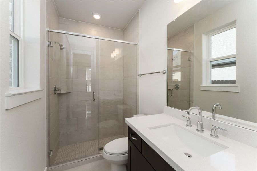 Furnished interior view inside a new home in Valencia, Manvel (Image 11).