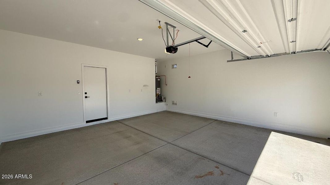 023 - Garage