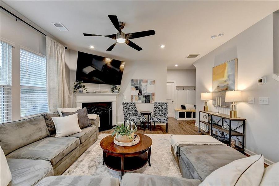 Furnished interior view inside a new home in Haverhill Farms, Bethlehem (Image 5).