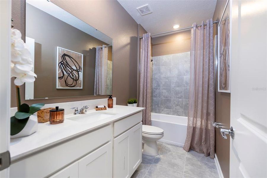 Furnished interior view inside a new home in , Clermont (Image 17).
