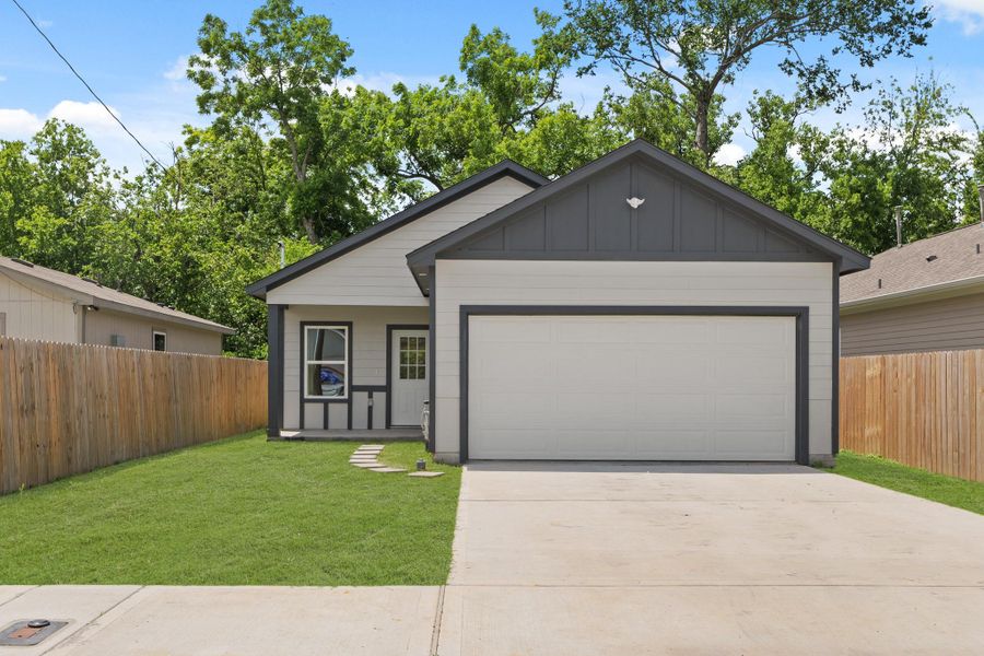 Front exterior of a new home in , Houston, TX, highlighting curb appeal (Image 20).