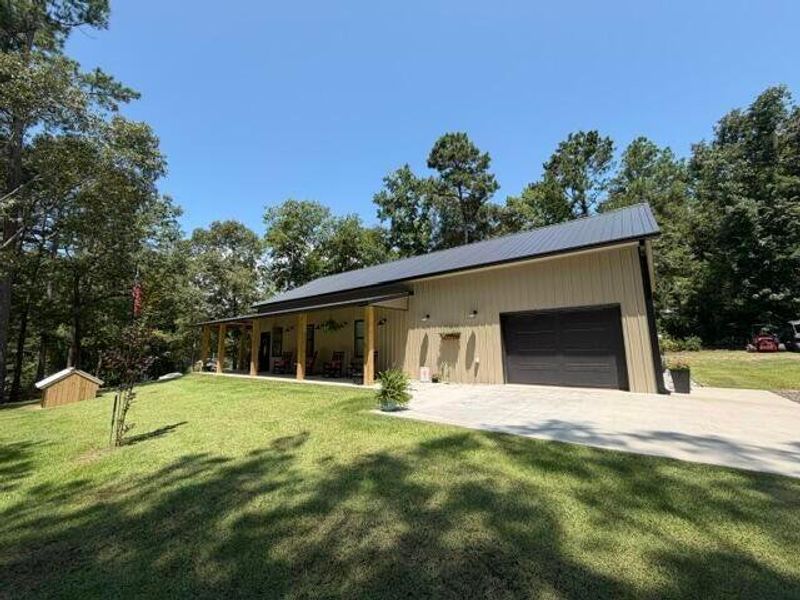 Exterior details and patio area of a home in , Manning (Image 47).