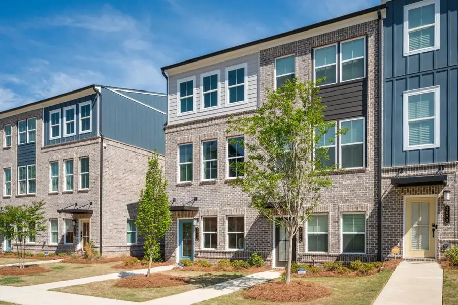 Condo located in Atlanta, GA showcasing its design and architecture (Image 5).