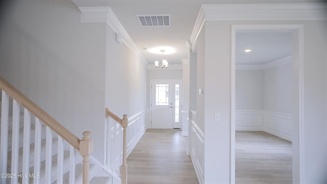 Spacious, unfurnished interior of a new home in Palmetto Creek, Bolivia (Image 12).