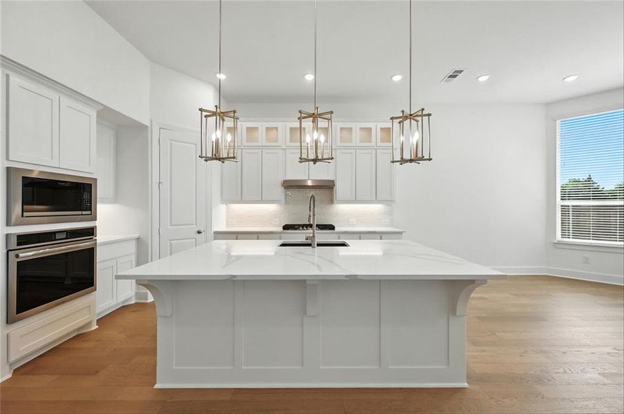 Furnished interior view inside a new home in Dove Hollow, Waxahachie (Image 10).