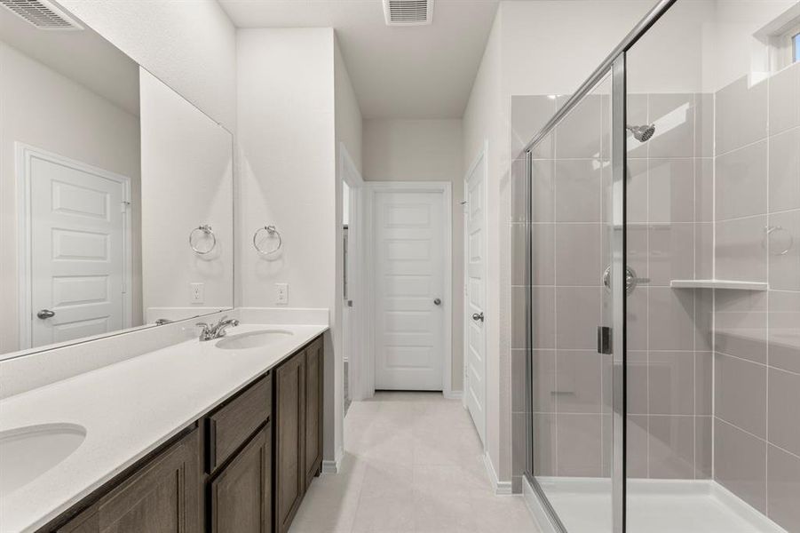 16. 114 Van Horn - Bath 16. 114 Van Horn - Bath