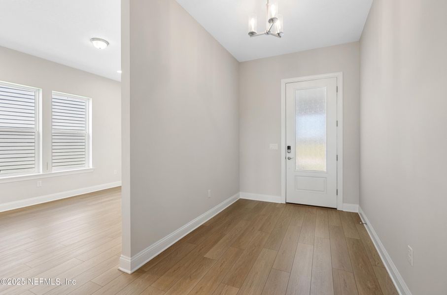 Spacious, unfurnished interior of a new home in Madeira, St. Augustine (Image 20).