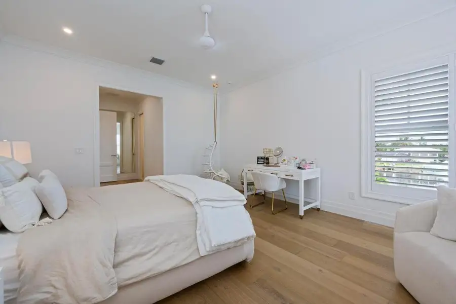 GUEST SUITE 1 - 2ND FLOOR GUEST SUITE 1 - 2ND FLOOR