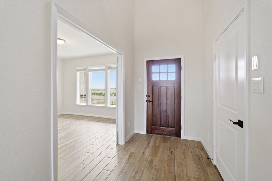 Spacious, unfurnished interior of a new home in Megan's Landing, Castroville (Image 14).