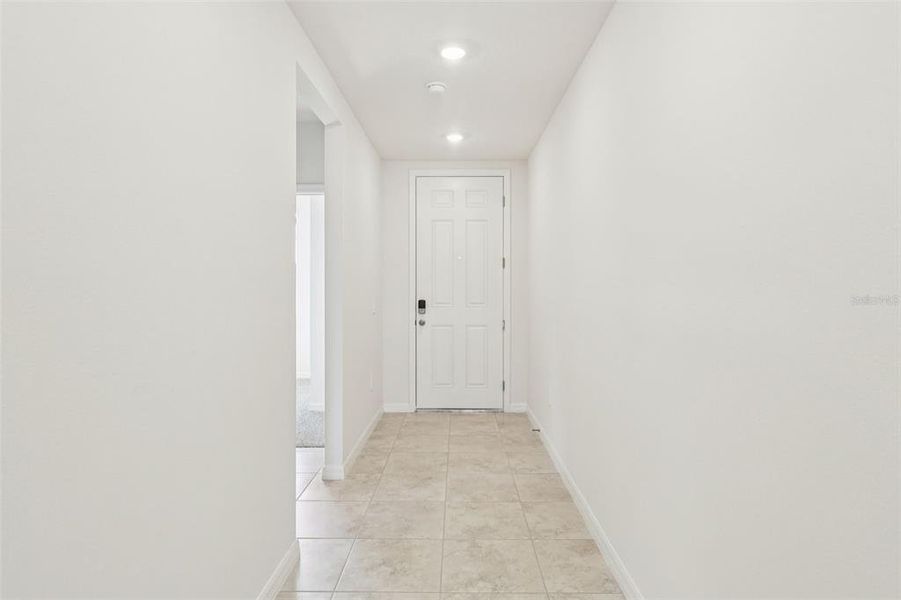 Spacious, unfurnished interior of a new home in Bradbury Creek - Signature Series, Haines City (Image 14).