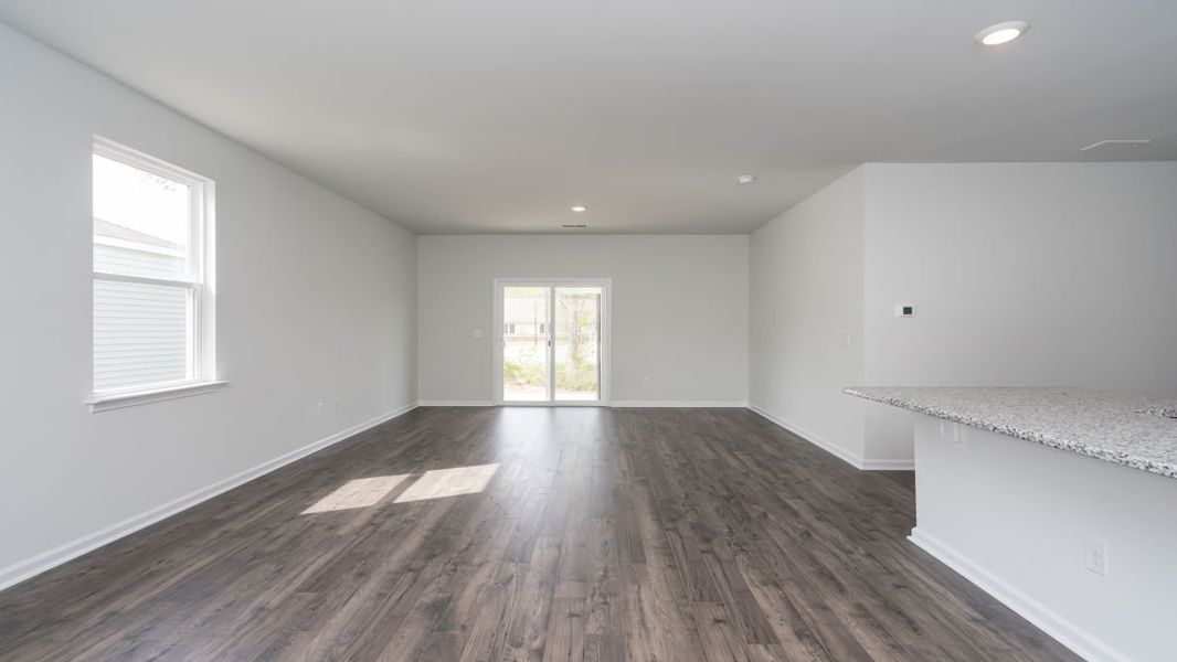 Representative unfurnished interior of a home built from the ROBIE by D.R. Horton in Island Green, Myrtle Beach (Image 23).