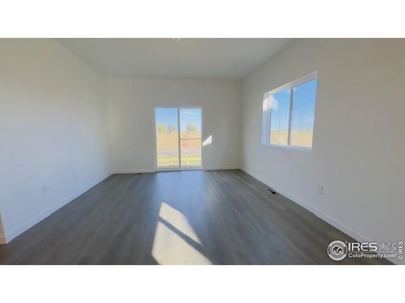Spacious, unfurnished interior of a new home in Granary, Johnstown (Image 9).