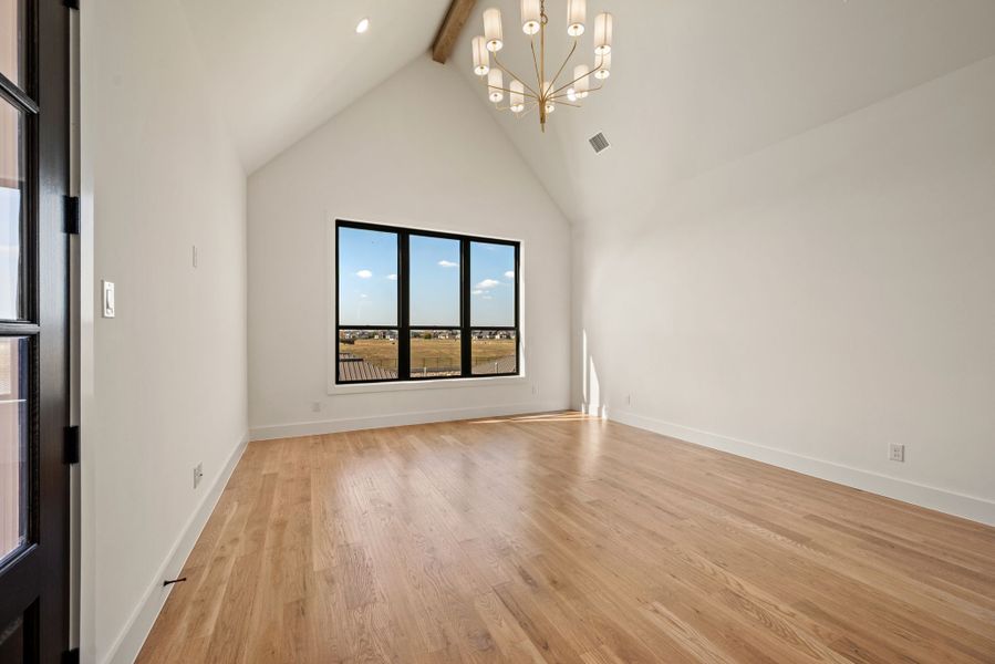 Spacious, unfurnished interior of a new home in The Resort on Eagle Mt. Lake, Fort Worth (Image 47).
