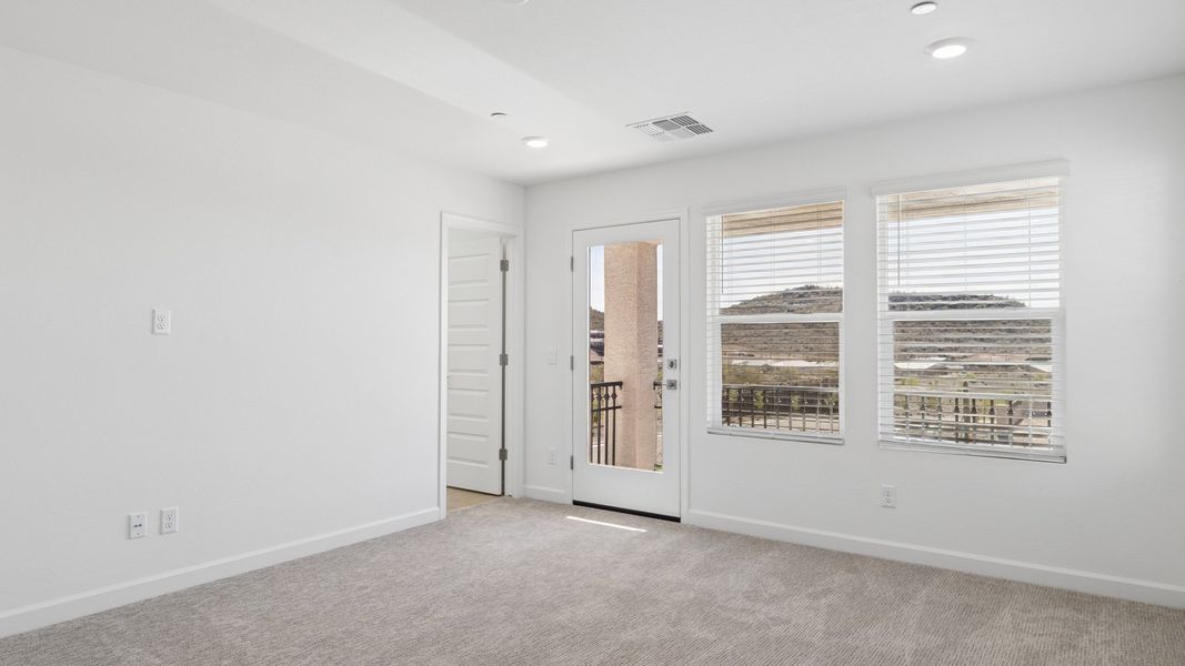 Spacious, unfurnished interior of a new home in The Buttes at Mystic, Peoria (Image 29).