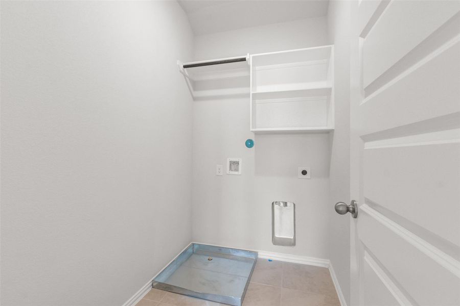 Spacious, unfurnished interior of a new home in Park at Eldridge, Sugar Land (Image 38). Spacious, unfurnished interior of a new home in Park at Eldridge, Sugar Land (Image 38).