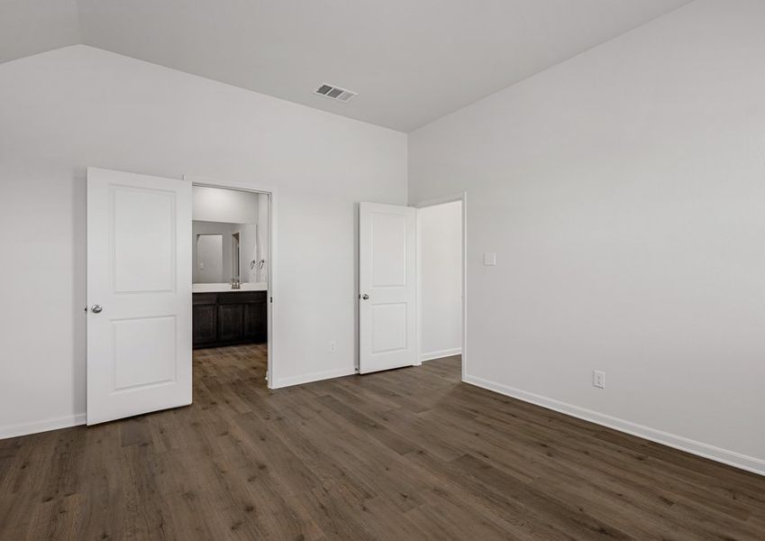 The master suite has a large bedroom, ensuite bathroom and a walk-in closet. The master suite has a large bedroom, ensuite bathroom and a walk-in closet.