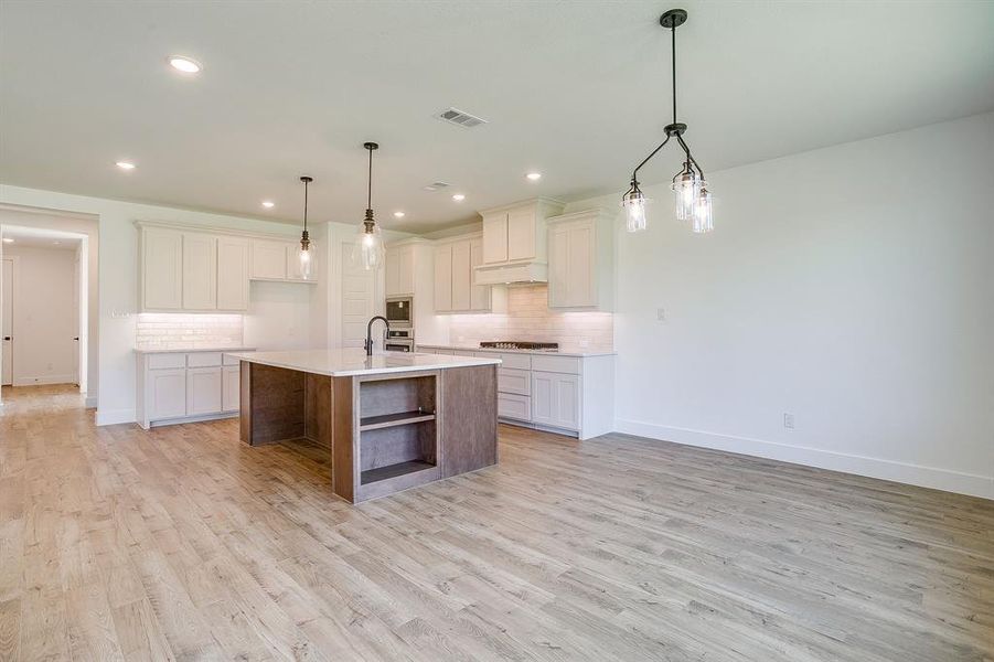 Furnished interior view inside a new home in Sweetgrass, Haslet (Image 4).