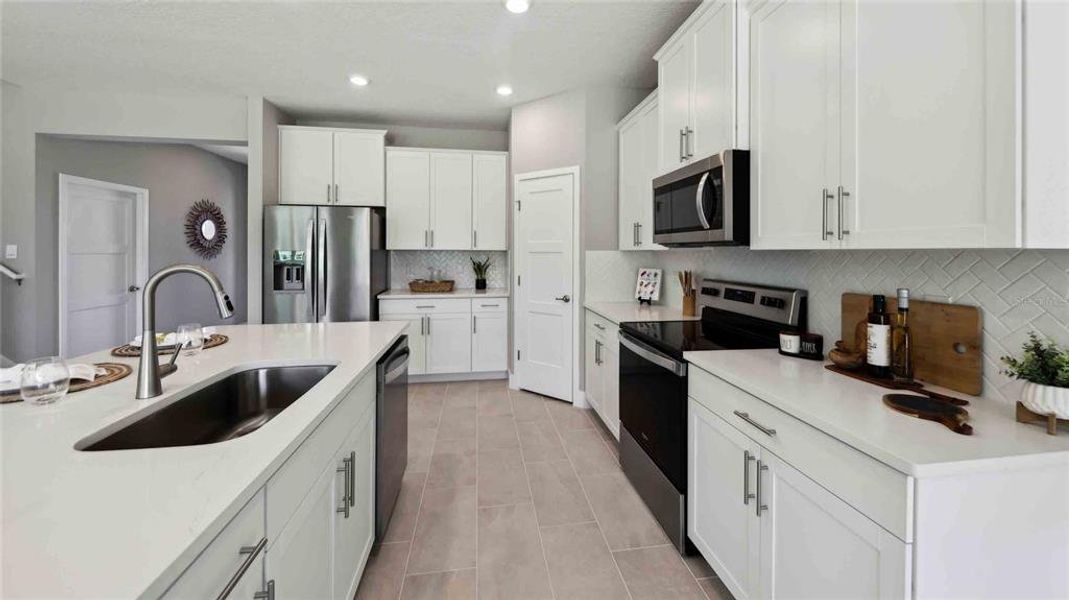 Furnished interior view inside a new home in Waterford, Brooksville (Image 19).
