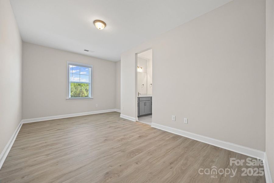 Spacious, unfurnished interior of a new home in , Gastonia (Image 23).