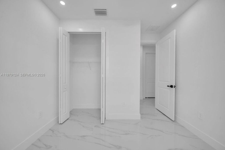 Spacious, unfurnished interior of a new home in , Lehigh Acres (Image 31).