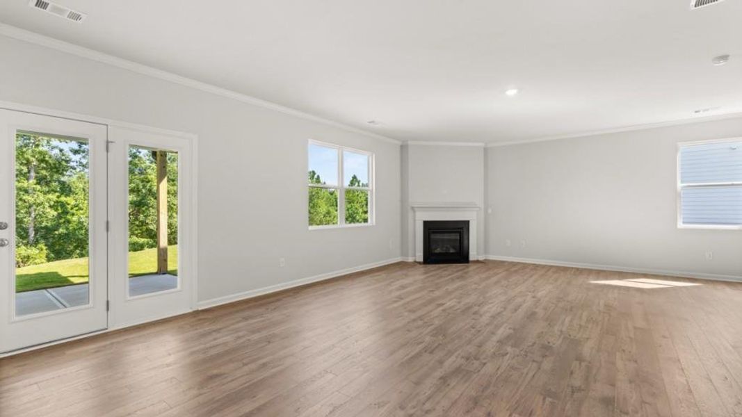 Spacious, unfurnished interior of a new home in Falcon Landing, Gainesville (Image 15).