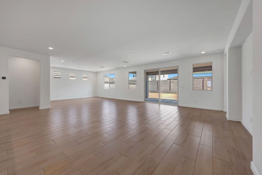 Spacious, unfurnished interior of a new home in Miravida, Surprise (Image 6).