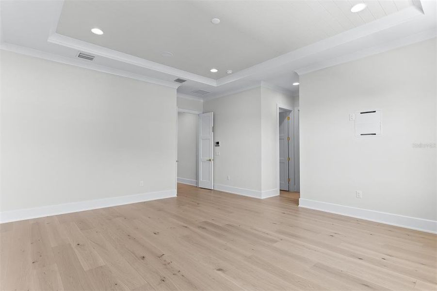 Spacious, unfurnished interior of a new home in , Tampa (Image 50).
