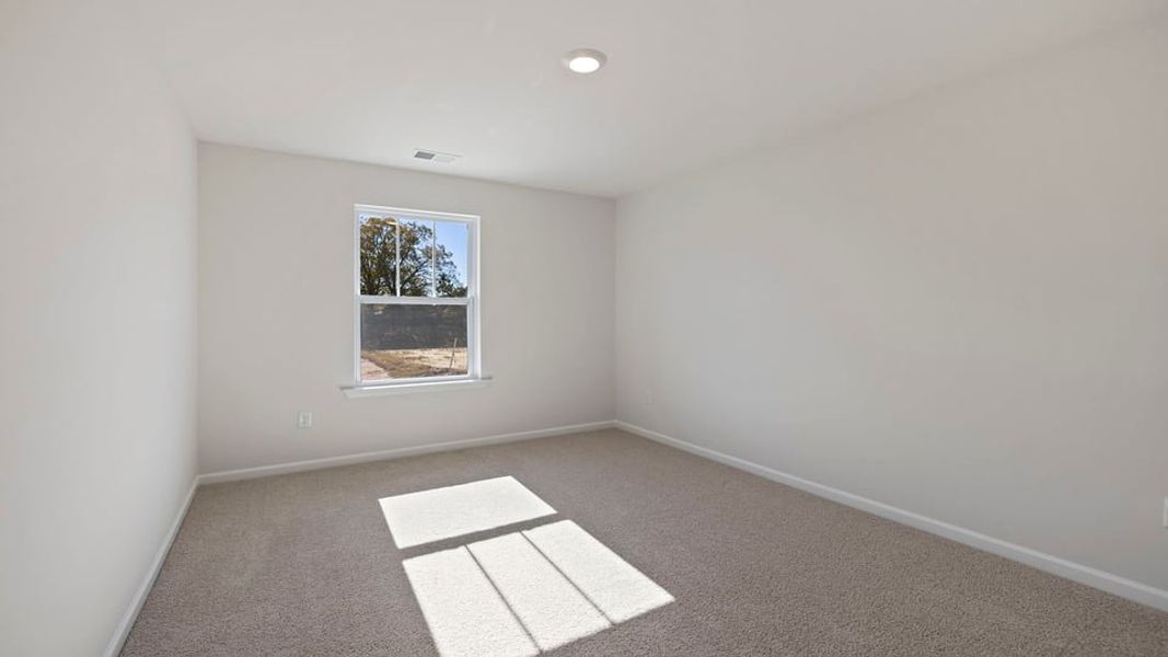 Spacious, unfurnished interior of a new home in Seneca Falls, Seneca (Image 19).