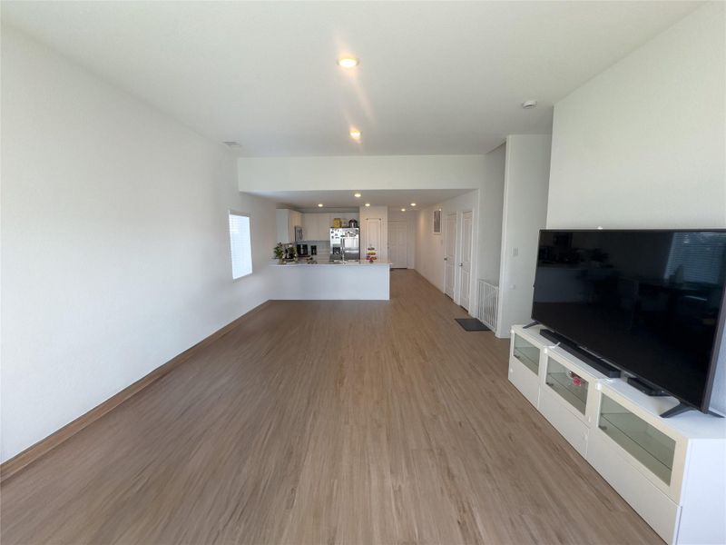 Spacious, unfurnished interior of a new home in Sterling Point at Baytown Crossings: Watermill Collection, Baytown (Image 19).