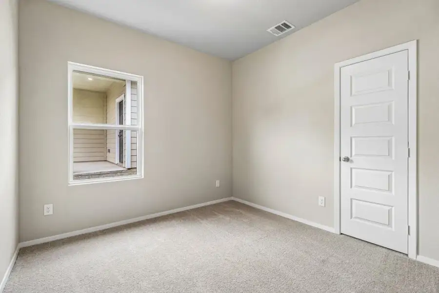 Spacious, unfurnished interior of a new home in Edgebrooke, Pflugerville (Image 22).