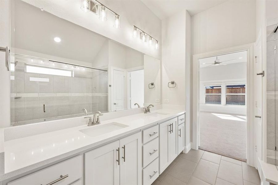 Furnished interior view inside a new home in Terracina, Rockwall (Image 9).