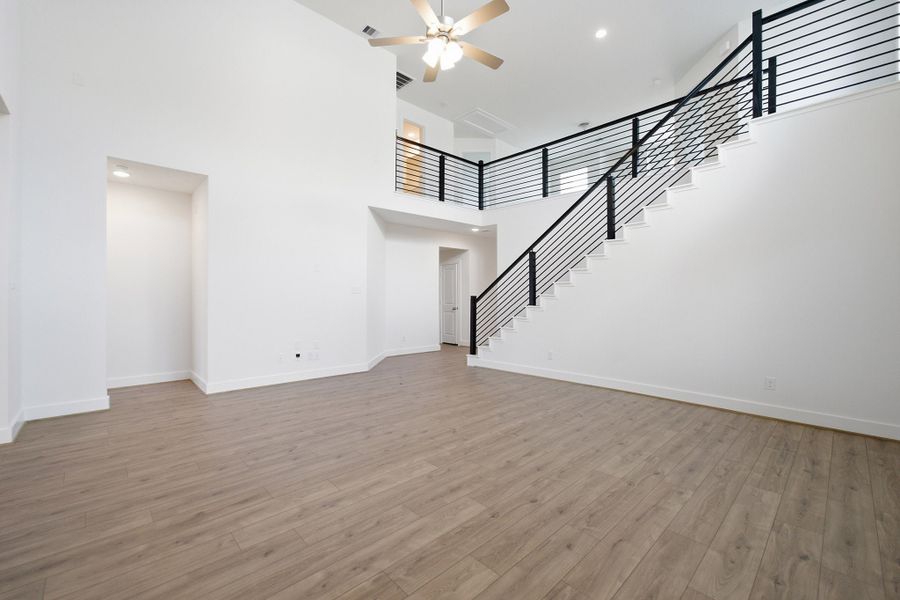 Spacious, unfurnished interior of a new home in Bay Creek, Baytown (Image 22).