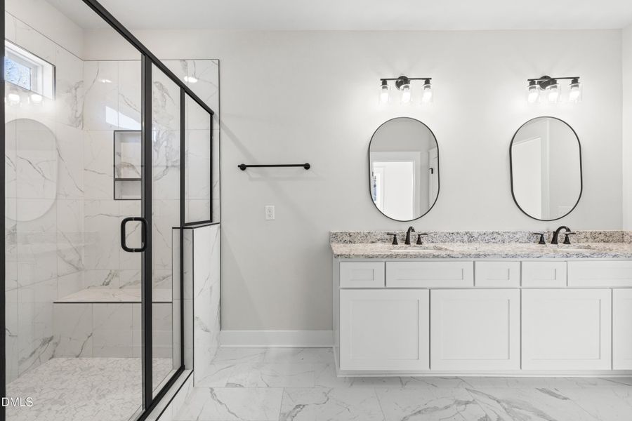 Owners Bathroom - Shower - DSC04806