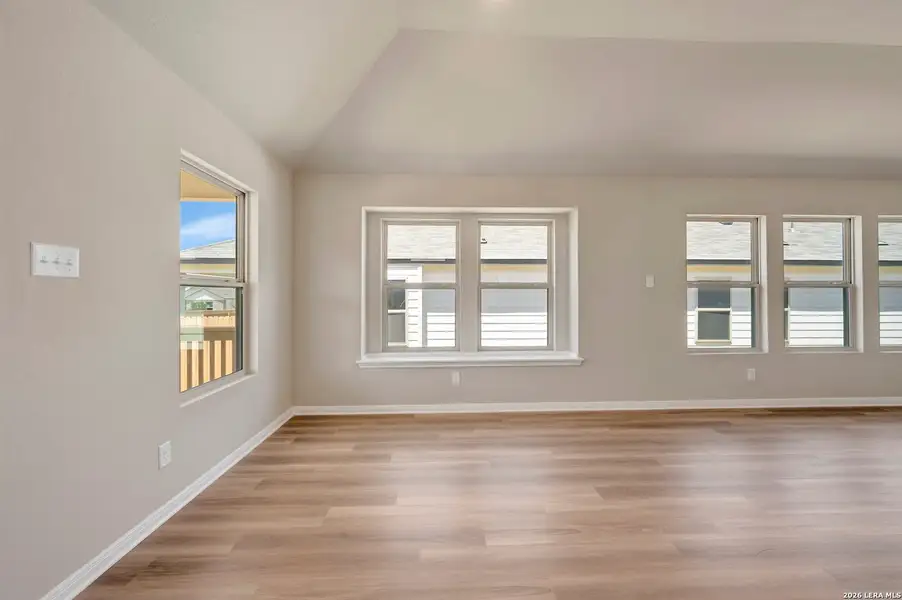 Spacious, unfurnished interior of a new home in Greenspoint Heights, Seguin (Image 25).