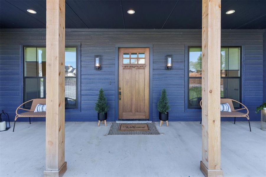 Exterior details and patio area of a home in , Tolar (Image 4).