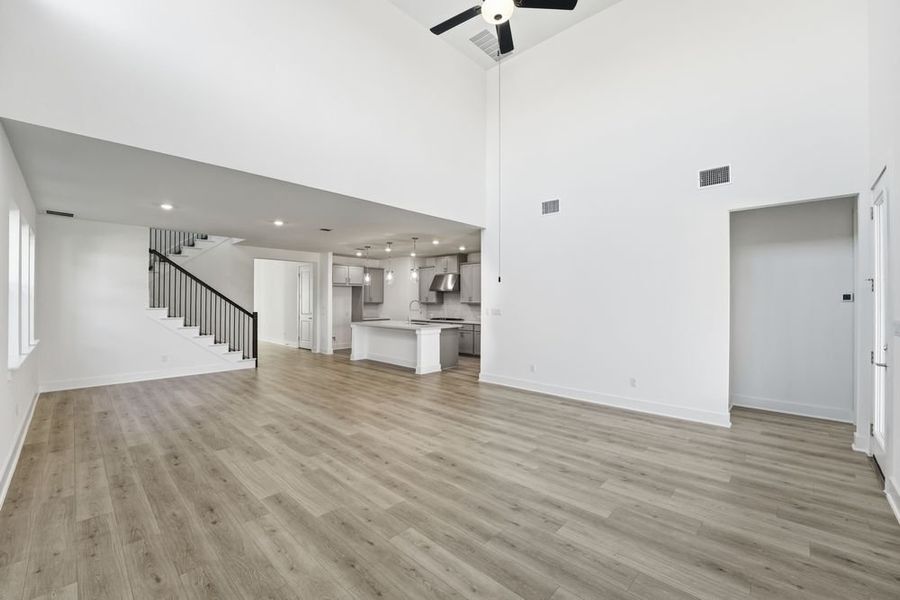 Spacious, unfurnished interior of a new home in Santa Rita Ranch, Liberty Hill (Image 11).