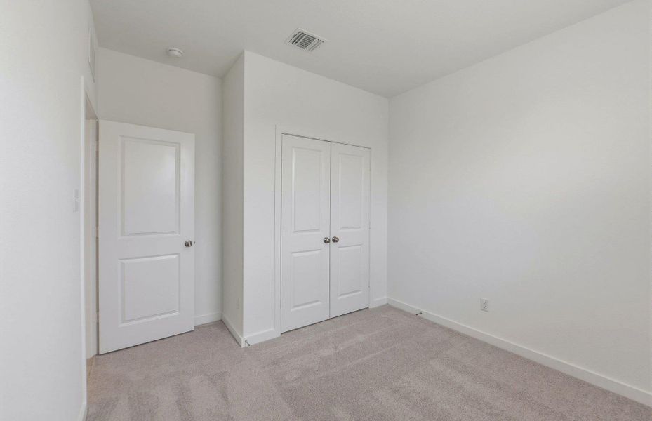 Spacious, unfurnished interior of a new home in Sonterra, Jarrell (Image 26).