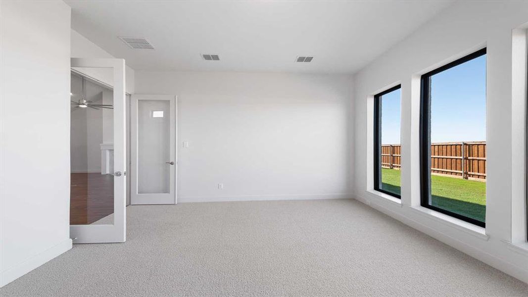 Spacious, unfurnished interior of a new home in Myrtle Creek 71', Waxahachie (Image 14). Spacious, unfurnished interior of a new home in Myrtle Creek 71', Waxahachie (Image 14).