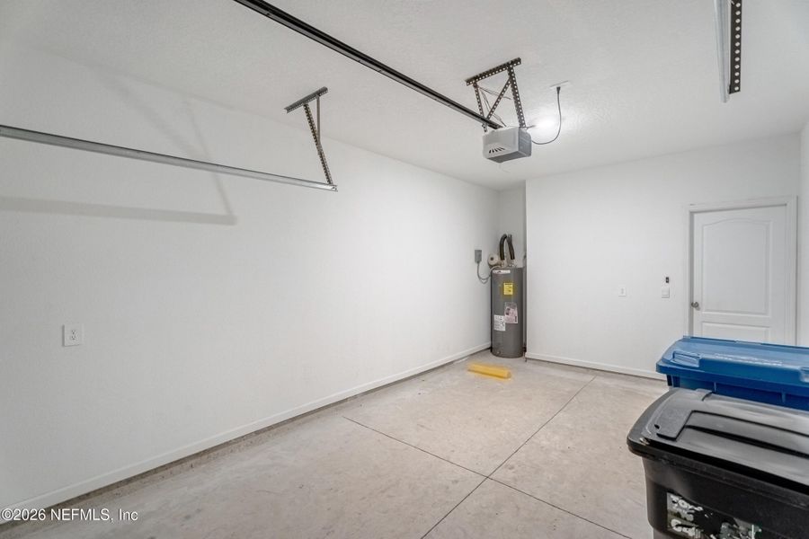 Spacious, unfurnished interior of a new home in , St. Augustine (Image 27).
