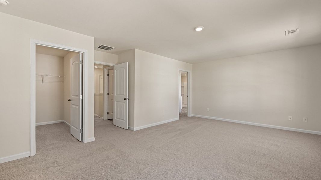 Representative unfurnished interior of a home built from the FLORA by D.R. Horton in Thompson Ridge, Dallas (Image 17). Representative unfurnished interior of a home built from the FLORA by D.R. Horton in Thompson Ridge, Dallas (Image 17).