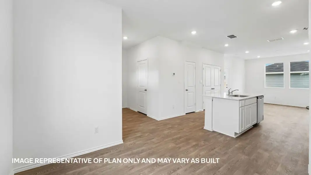 Spacious, unfurnished interior of a new home in Valverde, Bastrop (Image 14).