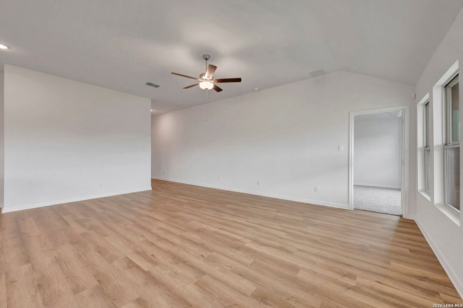 Spacious, unfurnished interior of a new home in Greenspoint Heights, Seguin (Image 23).