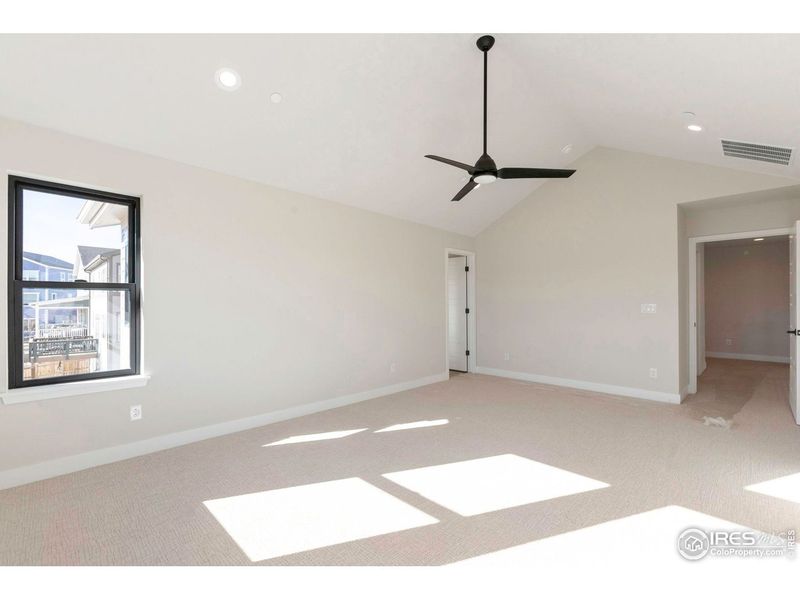 Spacious, unfurnished interior of a new home in , Superior (Image 23).