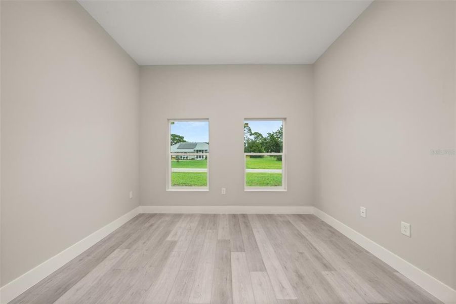 Spacious, unfurnished interior of a new home in , Sebring (Image 34).