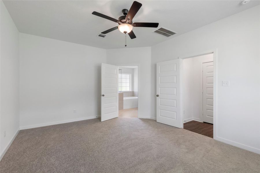 Spacious, unfurnished interior of a new home in Spring Lake, Huntsville (Image 34). Spacious, unfurnished interior of a new home in Spring Lake, Huntsville (Image 34).