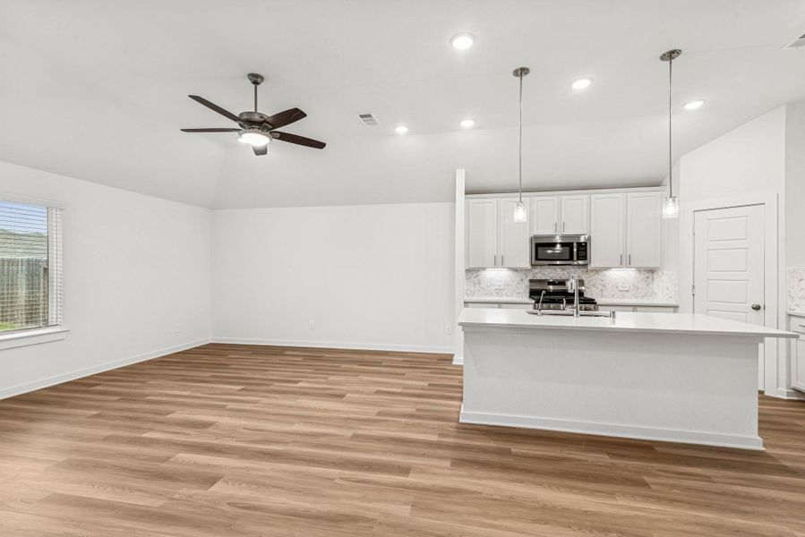 Spacious, unfurnished interior of a new home in Pinewood at Grand Texas, New Caney (Image 15). Spacious, unfurnished interior of a new home in Pinewood at Grand Texas, New Caney (Image 15).