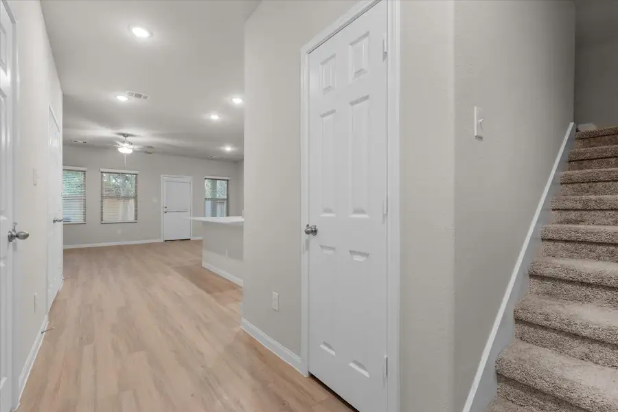 Spacious, unfurnished interior of a new home in , Houston (Image 8).