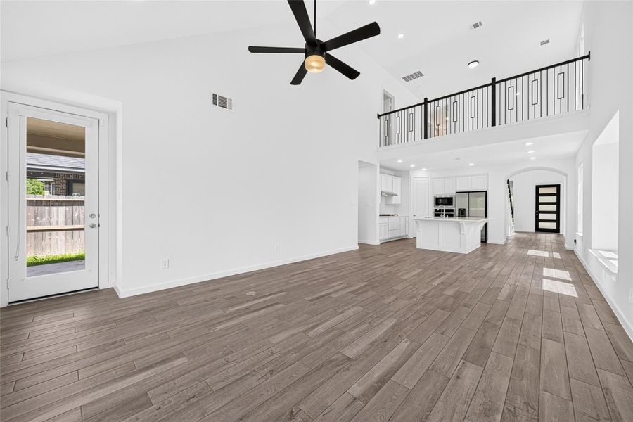 Spacious, unfurnished interior of a new home in Cross Creek Ranch: 40ft. lots, Fulshear (Image 45). Spacious, unfurnished interior of a new home in Cross Creek Ranch: 40ft. lots, Fulshear (Image 45).