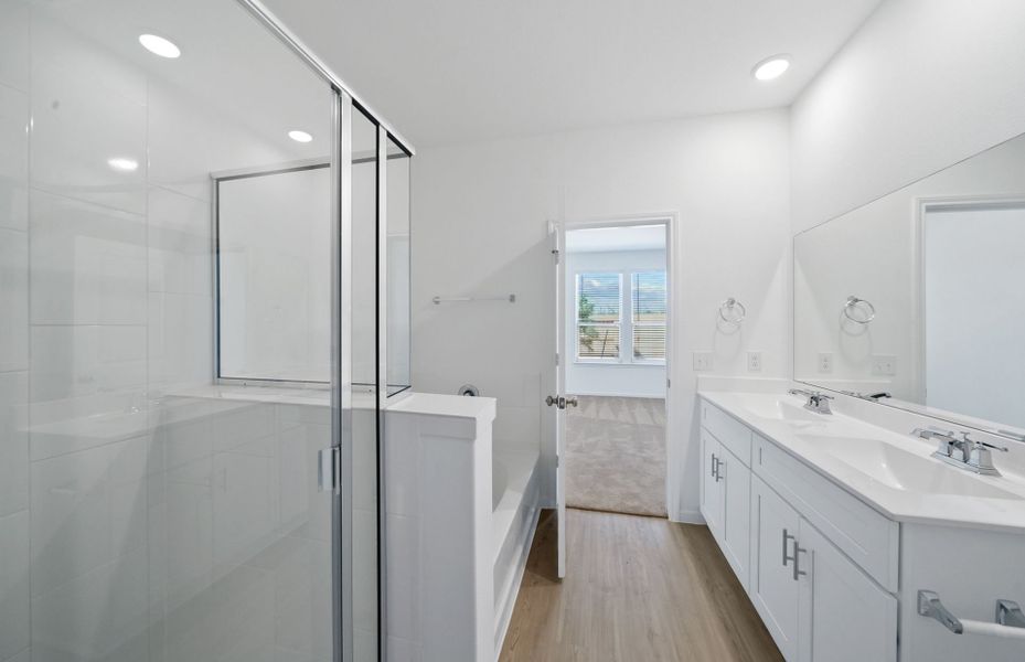 Owner's Bathroom Owner's Bathroom