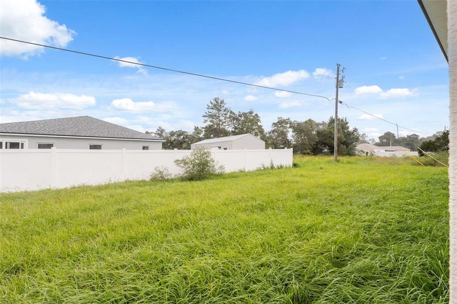 Exterior details and patio area of a home in , Ocala (Image 20).